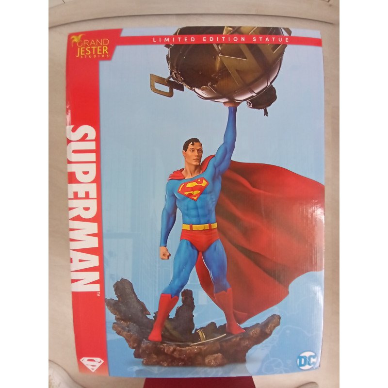 Scultura SUPERMAN PLANET da 60 cm COLLEZIONE in tiratura Limitata