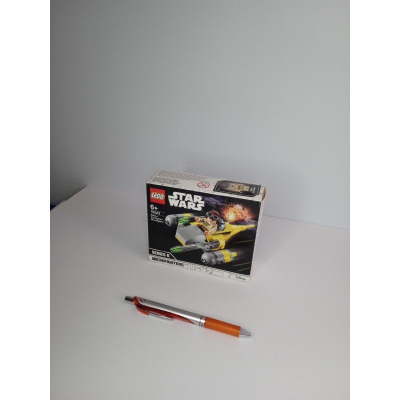 LEGO Star Wars - Naboo Starfighter. LEGO Star Wars - Naboo Starfighter.